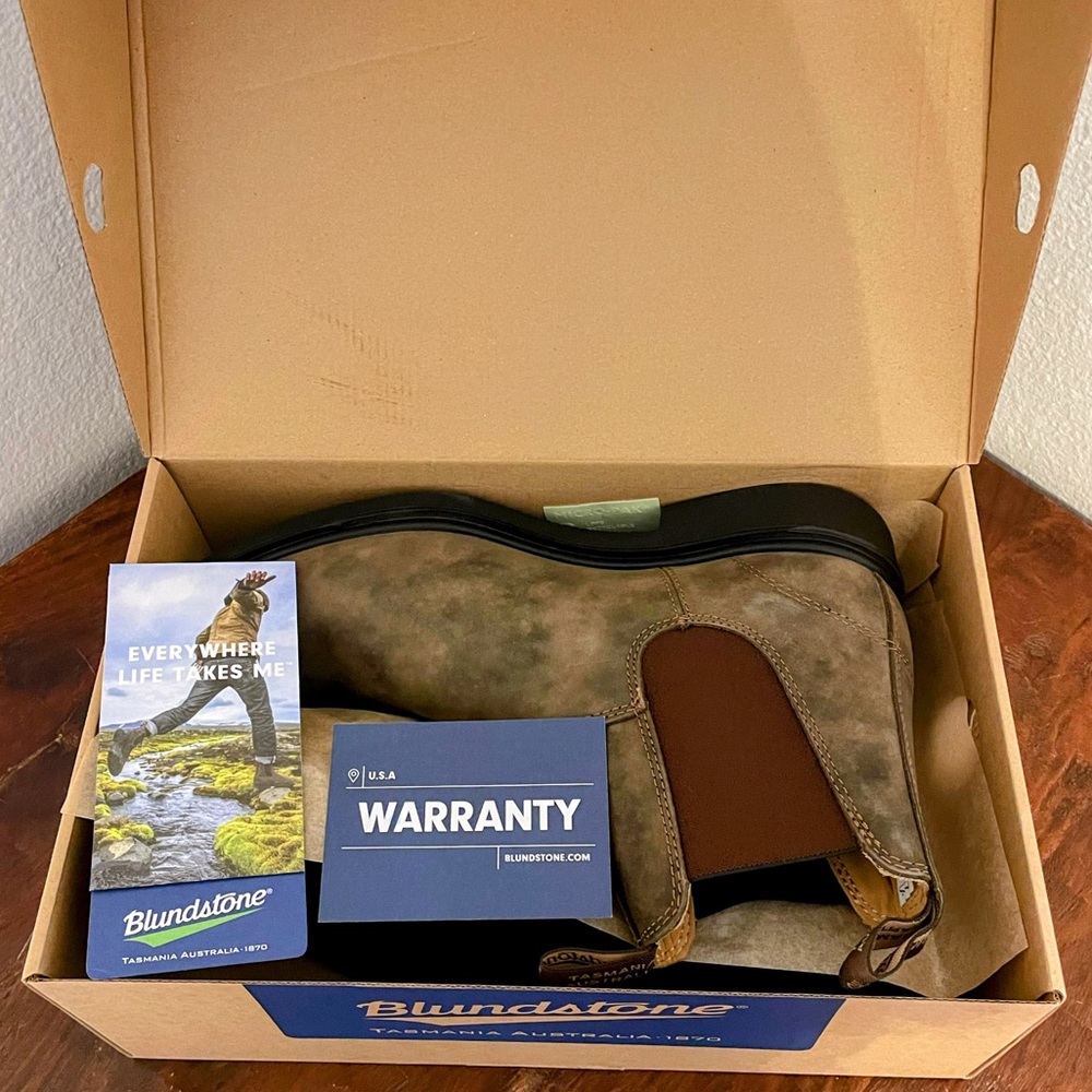 Men's 11.5 Blundstone Chelsea Boots. Rustic Brown. New & Never Worn